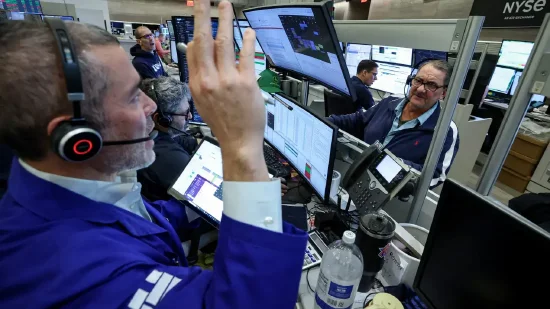 午盘：美股维持跌势 特朗普关税威胁导致资金逃离美国资产-313啦实用网