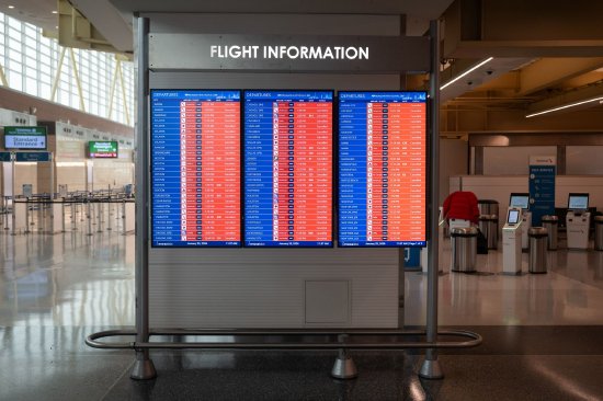 强烈冬季风暴冲击未消 美国多地航班持续大规模取消-313啦实用网