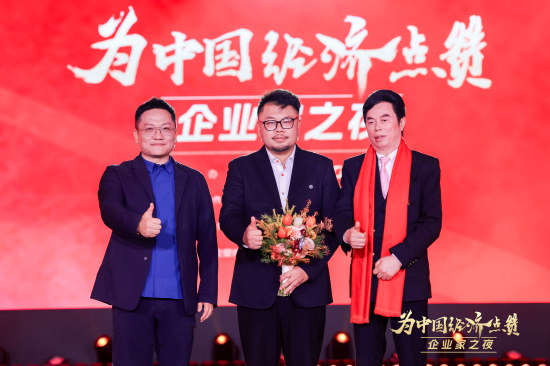 强脑科技古月现场演示脑机接口仿生手 感慨“心态及生活质量被改变”-313啦实用网