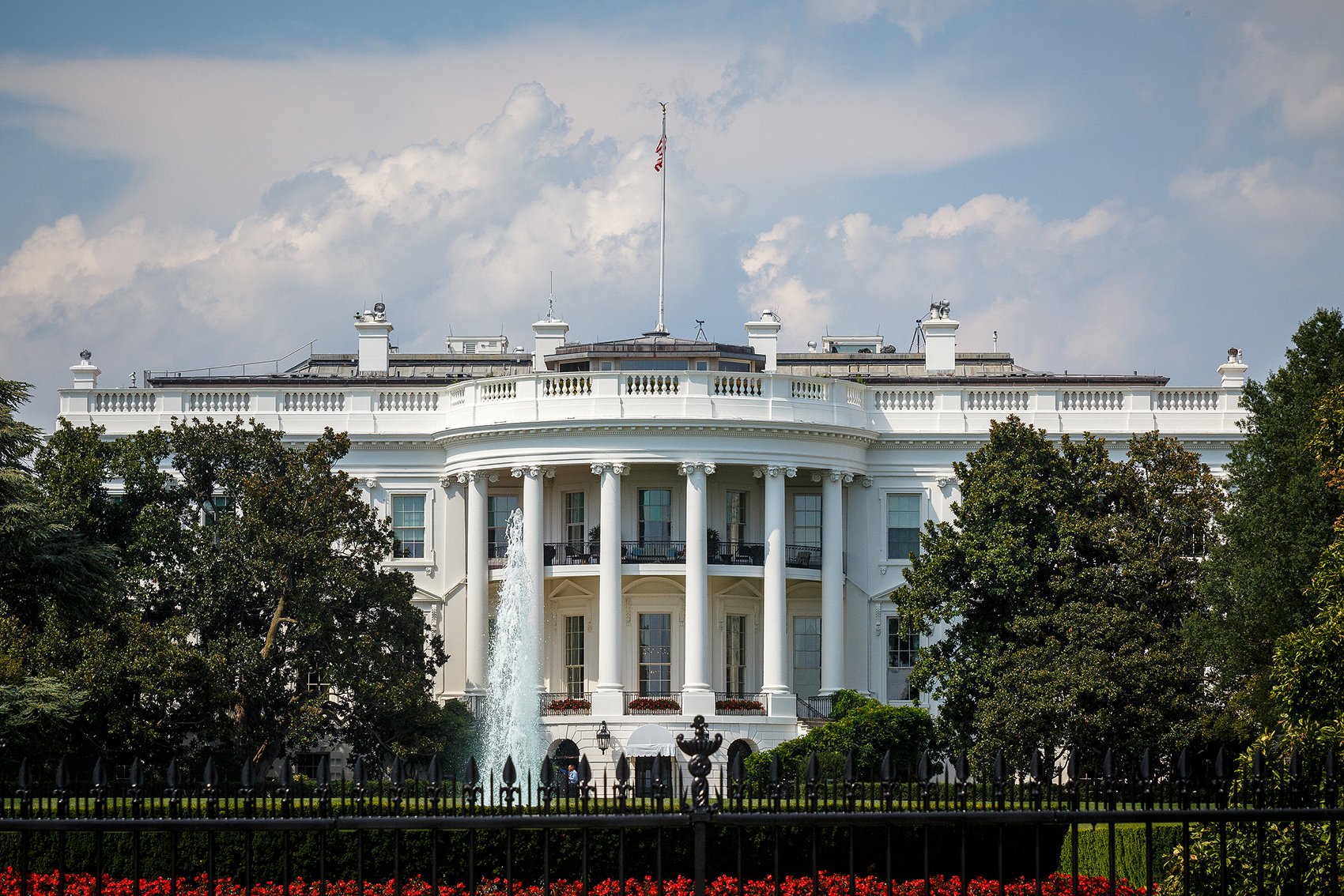 特朗普：正与伊朗进行对话！伊朗总统最新表态！伊朗阿巴斯港居民楼爆炸原因公布，以色列官员否认-313啦实用网