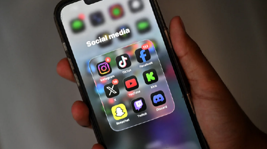 西班牙成为欧洲首个禁止16岁以下青少年使用社交媒体的国家-313啦实用网