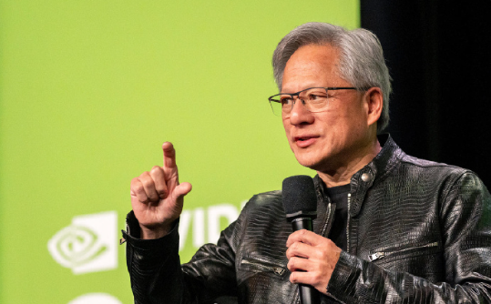 黄仁勋称AI资本支出适当且可持续 英伟达股价结束连跌并大幅上涨-313啦实用网