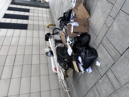 肿瘤药断供数月,患者“自费1万多元1瓶还买不到”!知名药企大门被贴封条,部分办公室已清空