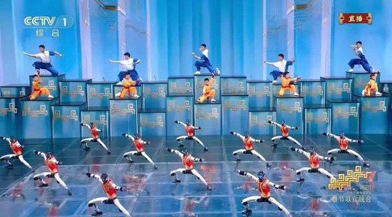 人形机器人“炸场”！春节晚会变身科技狂欢 外媒关注中国人形机器人在春晚大放异彩