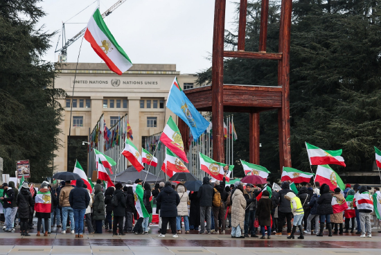 美伊在大规模军事部署背景下举行核谈判-313啦实用网