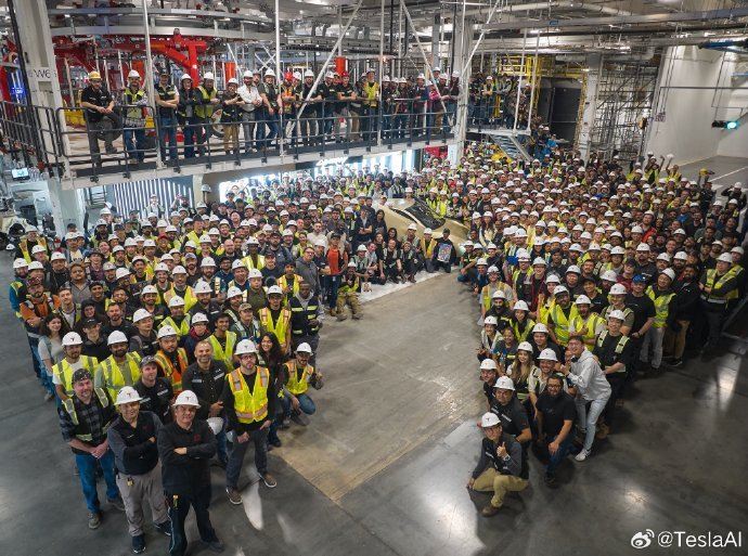 量产的特斯拉Cybercab今天下线了-313啦实用网