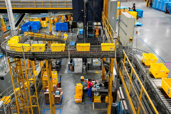 亚马逊销售额超越沃尔玛，登顶全球第一-313啦实用网