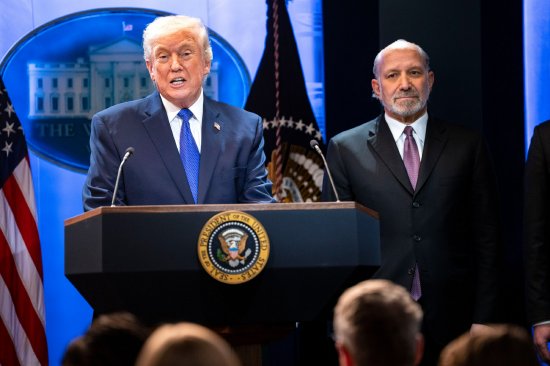 特朗普回击最高法院判决 将对全球征10%关税并发起更多贸易调查-313啦实用网