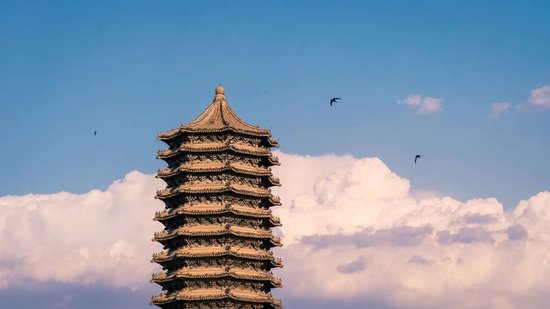 刘俏:当你凝视自己,也望见了宇宙的轮廓丨光华@破五