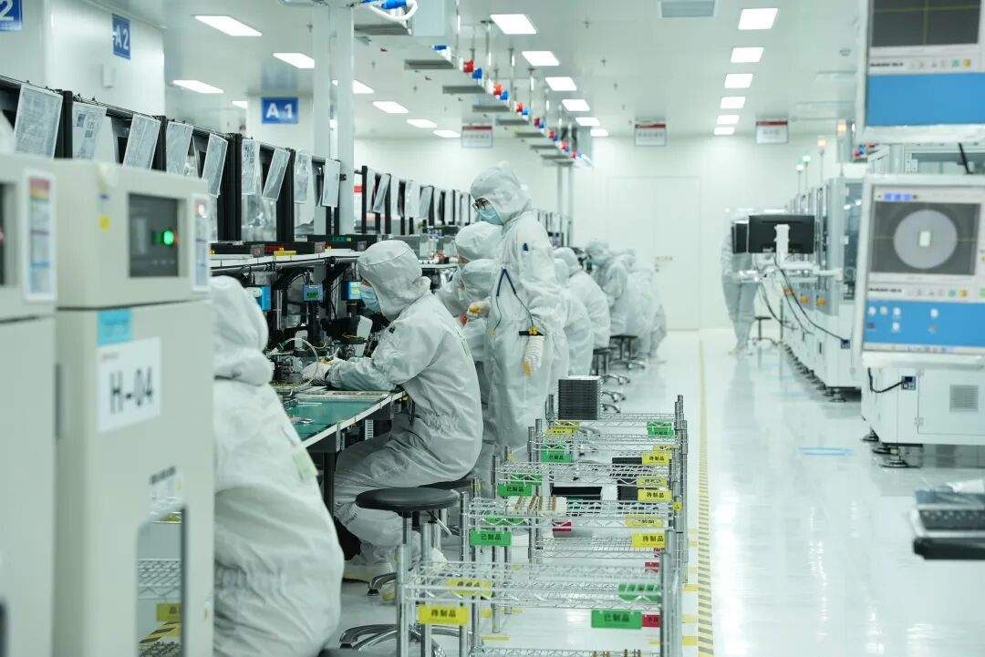 利好！000988，AI高速光模块订单排到四季度-313啦实用网