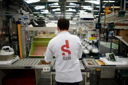 特福锅具制造商赛博集团将裁员7%，称得益于AI效率提升-313啦实用网