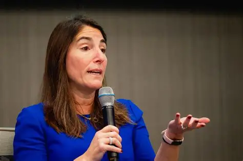 美联储官员哈马克：利率面临双向风险-313啦实用网