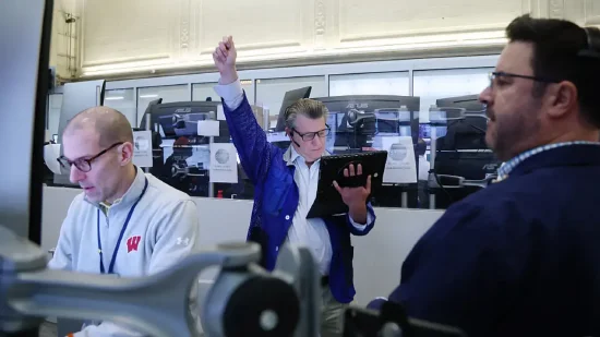 尾盘：美股小幅上扬 标普指数上涨0.1%-313啦实用网