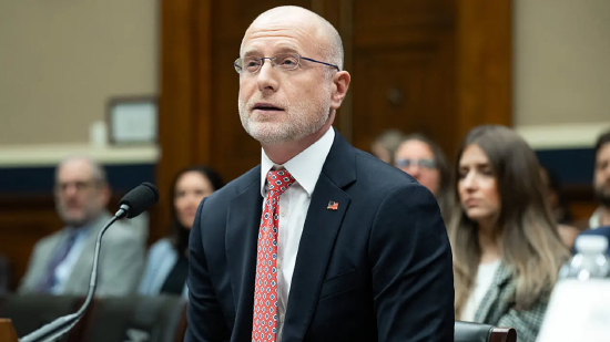 伊朗战争假消息不断 FCC主席抨击广播公司 特朗普否认伊朗袭击美国加油机报道-313啦实用网