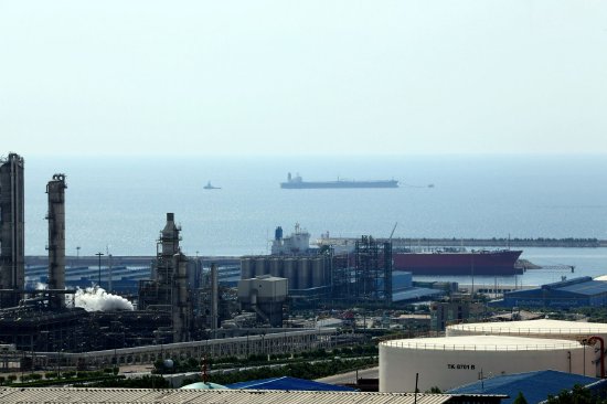 中东战争急剧升级 伊朗称油气设施遭到美以打击-313啦实用网