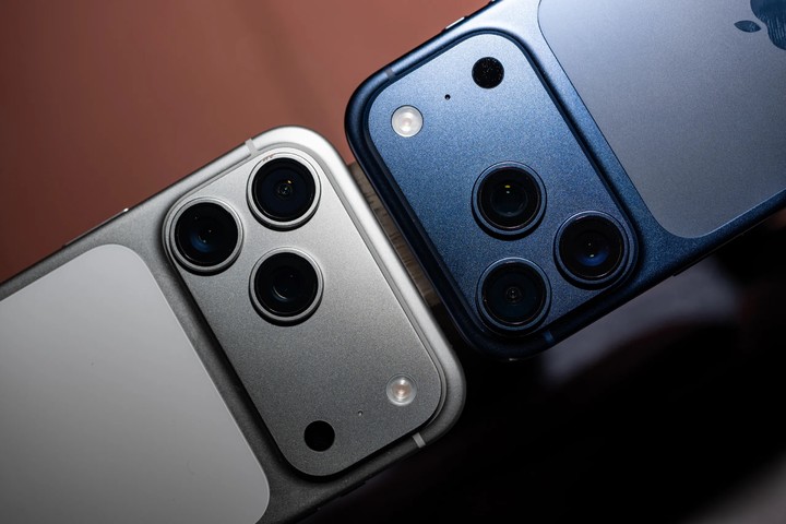 一台造梦，一台赚钱，苹果 50 周年还藏了两台新 iPhone