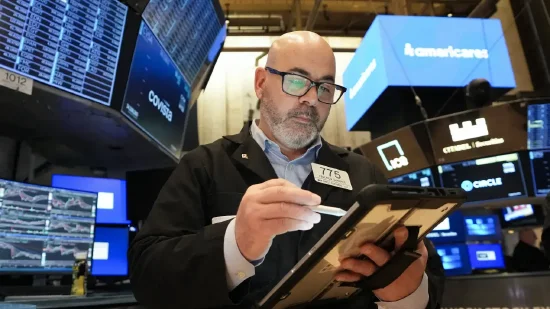 尾盘：标普500指数小幅下滑，道指试图延续周一涨势-313啦实用网