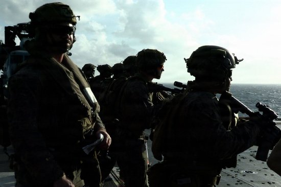 伊朗战争满月之际更多美军抵达中东 胡塞武装参战恐给油市带来新风险-313啦实用网