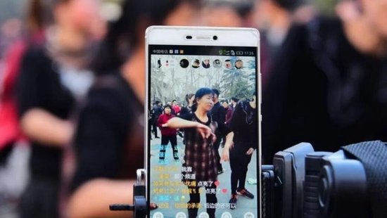 老铁经济的黄昏，可灵扛着快手跑-313啦实用网