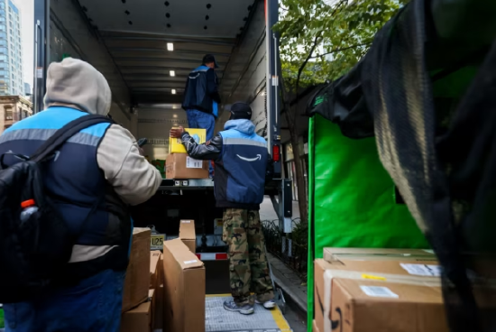 亚马逊将向第三方卖家征收3.5%燃油附加费-313啦实用网