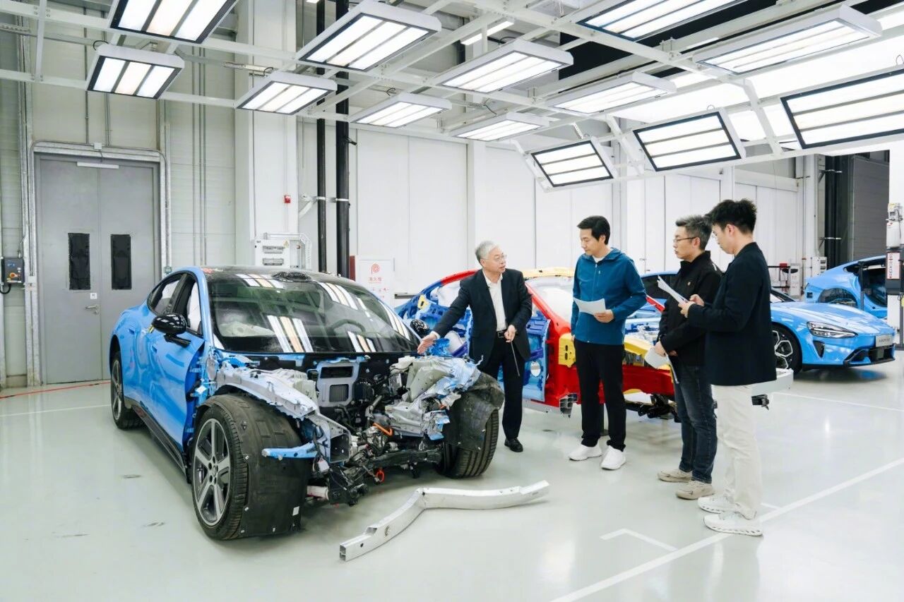 雷军直播拆新一代SU7，透露其锁单量已超4万辆-313啦实用网