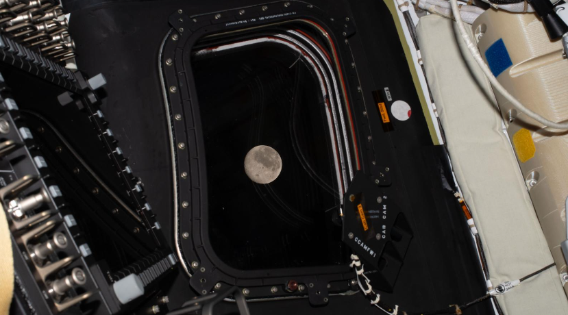 美“阿耳忒弥斯2号”载人绕月任务打破人类距离地球最远飞行纪录-313啦实用网