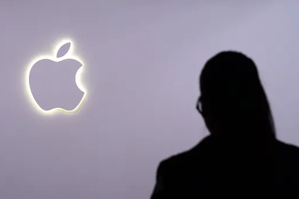 折叠屏iPhone推迟传闻致苹果股价大跌 美媒辟谣：仍在9月-313啦实用网