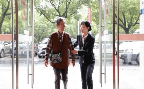 当“90后”遇上“90后”…… 浙江稠州商业银行青年员工与银发族的温暖守望-313啦实用网