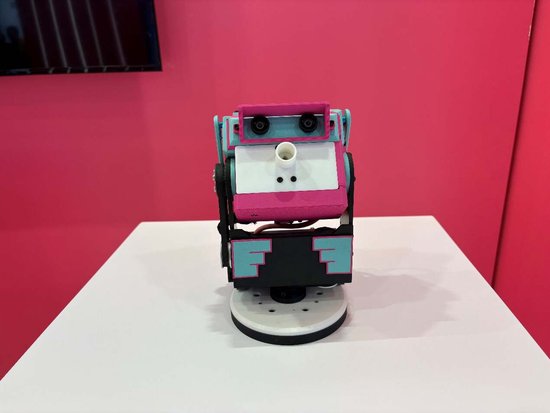 消博手记 | 打工人有救了？消博会上那张让人“抖睡”的椅子，居然是航天员同款