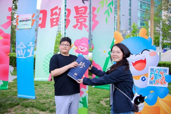 小朋友扭蛋机摇出“大奖”，珍酒2021真实年份被带回家！-313啦实用网